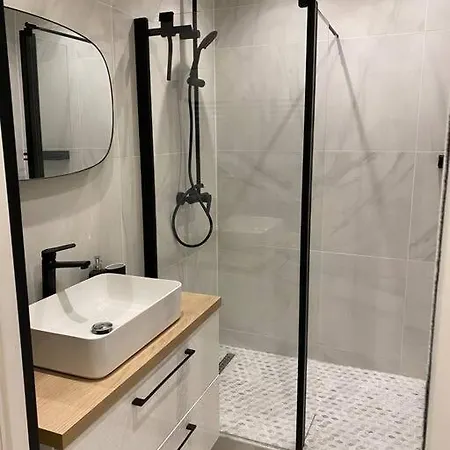Apartment New & Authentic - & Accessible *