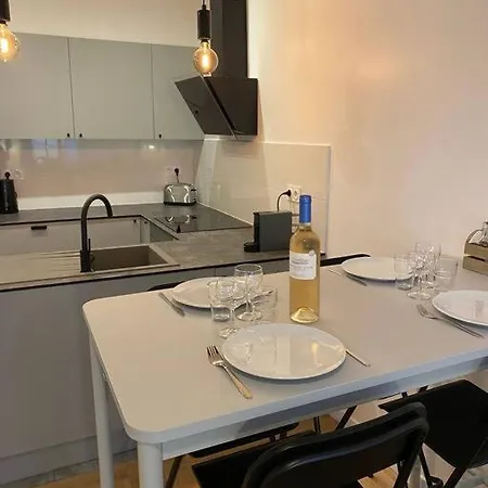 Appartamento New & Authentic - & Accessible *